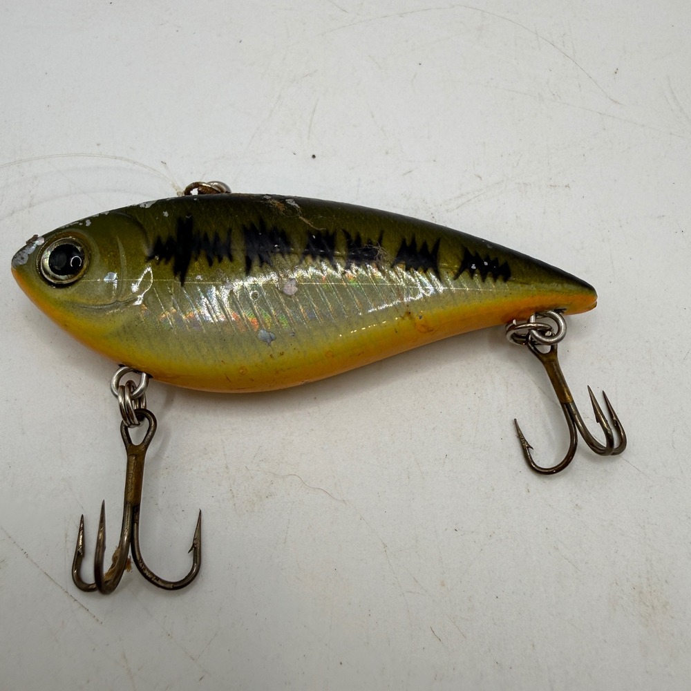 Lipless Crankbait Fishing Lure Bass Pattern Holographic 2.75 Inch Sinking Lure